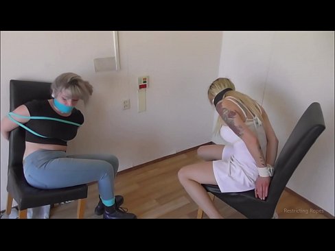 ❤️ צוגעבונדן / צוגעבונדן און געגאסען / מיידל אין נויט ❤ סופּער סעקס ביי אונדז ❌️